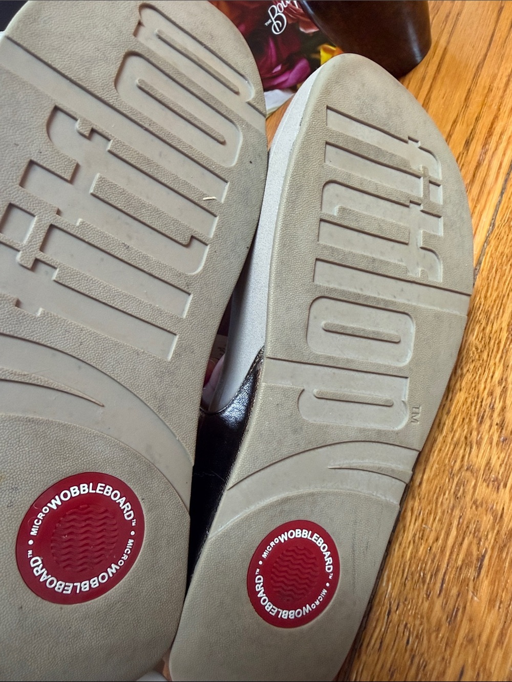 Fitflop Fleur bronze color sandals with floral design on straps. Women’s Size 10 - Picture 9 of 11
